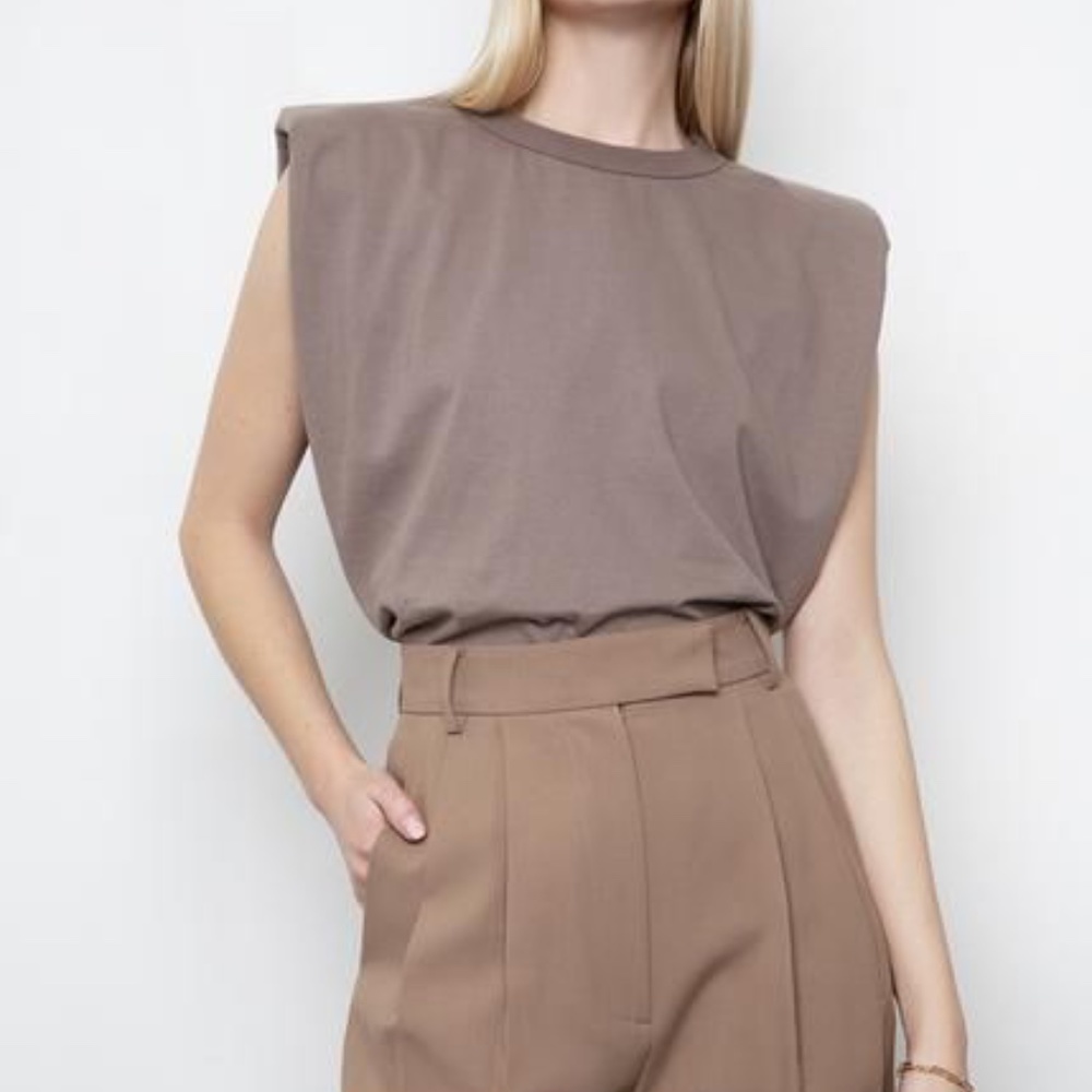 shoulder pads sleeveless brown top t-shirt